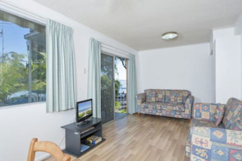 Shipmates, Unit 2/51 Christmas Bush Avenue - Accommodation Batemans Bay 0