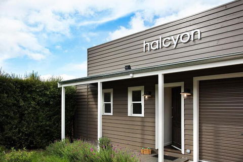 Halcyon - Accommodation Batemans Bay 1