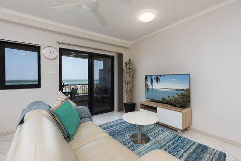 Darwin Executive Studio - Accommodation Batemans Bay 2