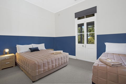 Royal Hotel Wyong - Accommodation Batemans Bay 1