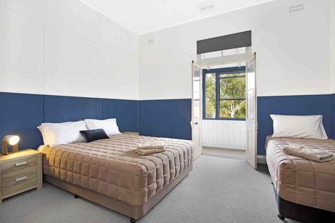 Royal Hotel Wyong - Accommodation Batemans Bay 2