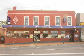 Royal Hotel Wyong - Accommodation Batemans Bay 4