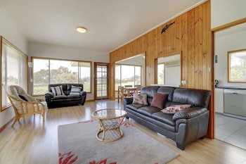 Stradbroke - Accommodation Batemans Bay 3