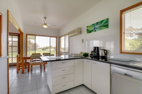 Stradbroke - Accommodation Batemans Bay 4