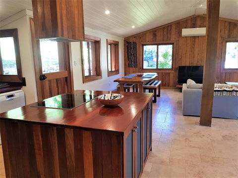 Palm Grove Rainforest Retreat - Accommodation Batemans Bay 5