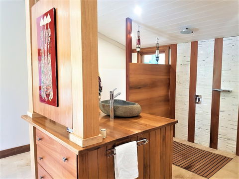 Palm Grove Rainforest Retreat - Accommodation Batemans Bay 3