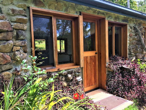 Palm Grove Rainforest Retreat - Accommodation Batemans Bay 2