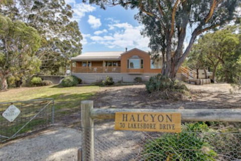 Halcyon - Accommodation Batemans Bay 0
