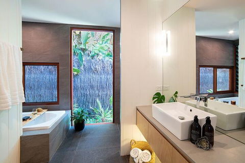 Byron Beach Retreats - The BungalowÂ  - Accommodation Batemans Bay 6