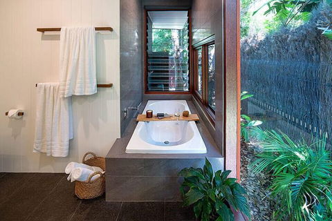 Byron Beach Retreats - The BungalowÂ  - Accommodation Batemans Bay 4