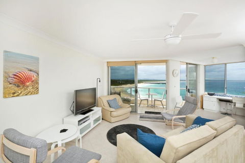 Beachpoint Unit 501 28 North Street - Accommodation Batemans Bay 3