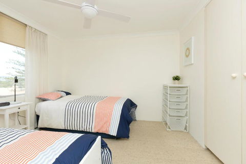 Beachpoint Unit 501 28 North Street - Accommodation Batemans Bay 4