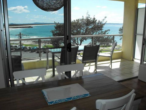 Beachpoint Unit 202 28 North Street - Accommodation Batemans Bay 6