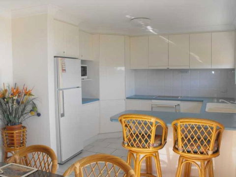 Hi Surf Unit 2 92 Head Street Forster - Accommodation Batemans Bay 2