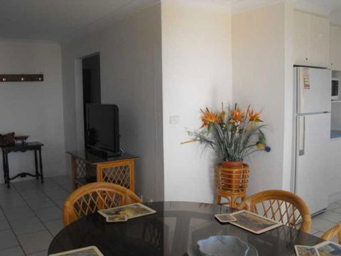 Hi Surf Unit 2 92 Head Street Forster - Accommodation Batemans Bay 1