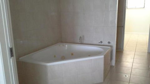 Poinciana Terraces - Accommodation Batemans Bay 4