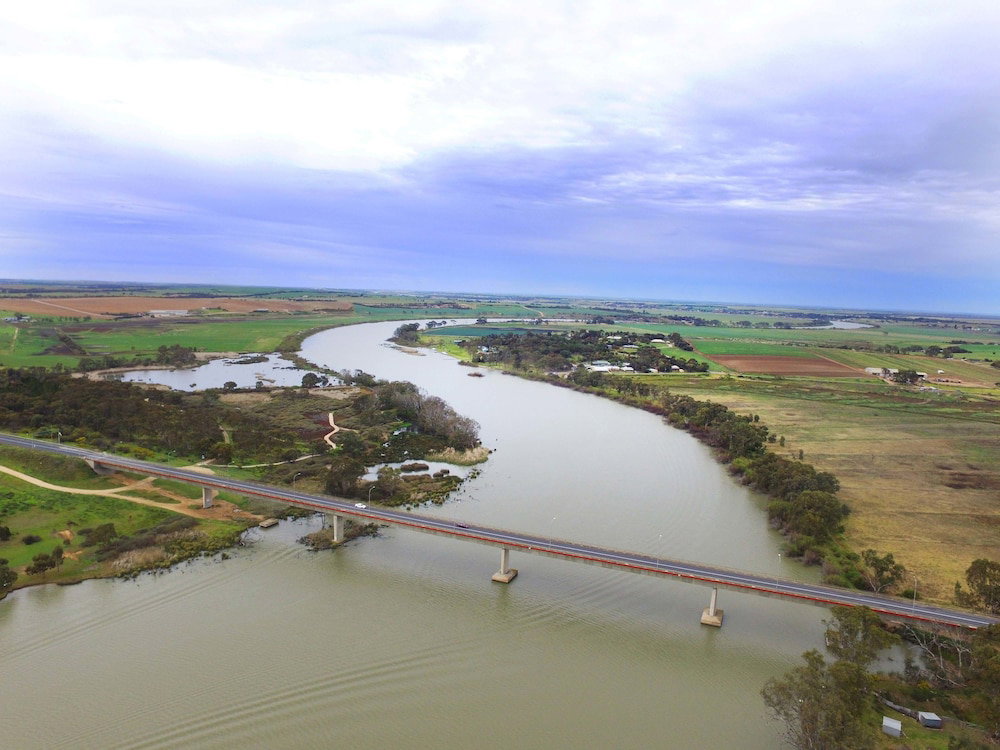 Swanport SA Accommodation Batemans Bay