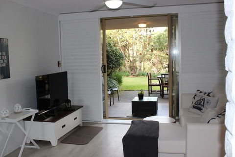 Oceanside - Accommodation Batemans Bay 4