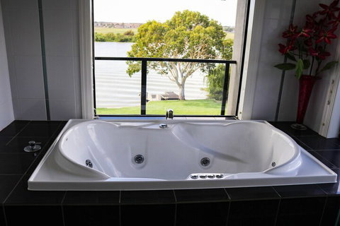 River Devine Murray Bridge - Accommodation Batemans Bay 3