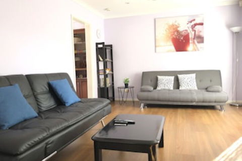 Canberra Entire House 3 Bedroom - Accommodation Batemans Bay 0