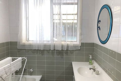 Canberra Entire House 3 Bedroom - Accommodation Batemans Bay 7