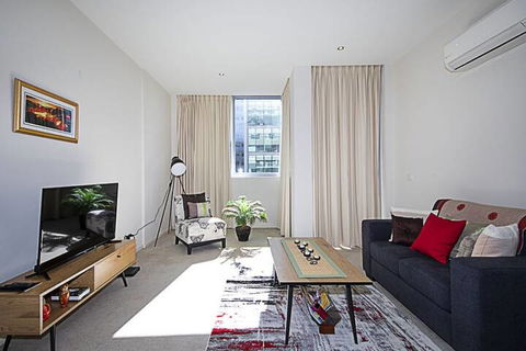 Spacious 1-Bedroom Apartment With Parking - Accommodation Batemans Bay 3