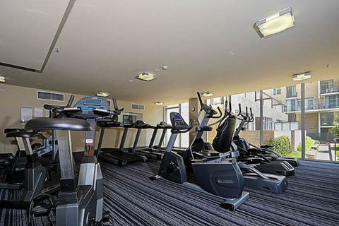 Spacious 1-Bedroom Apartment With Parking - Accommodation Batemans Bay 6