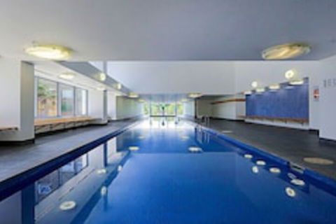 Spacious 1-Bedroom Apartment With Parking - Accommodation Batemans Bay 0