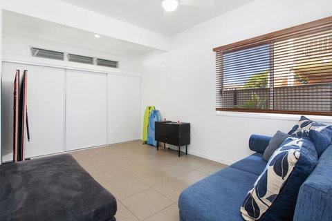 BEACH HOUSE On PEARL - Accommodation Batemans Bay 5