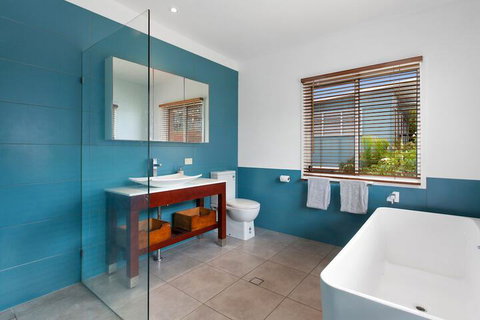 BEACH HOUSE On PEARL - Accommodation Batemans Bay 6