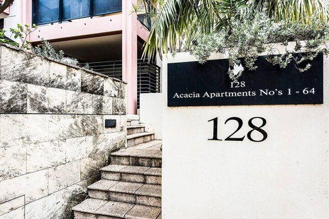 Two Bedroom Apt Next To Perth CBD With Parking. - Accommodation Batemans Bay 2
