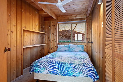 Cliffs End Beach Shack 105 Gold Coast Drive Carrickalinga - Accommodation Batemans Bay 7