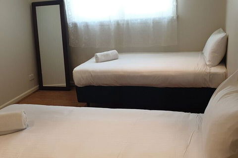 The Bay Apartment - Accommodation Batemans Bay 3