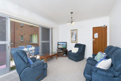 Andana Unit 1 / 12 Gretel Close - Accommodation Batemans Bay 7