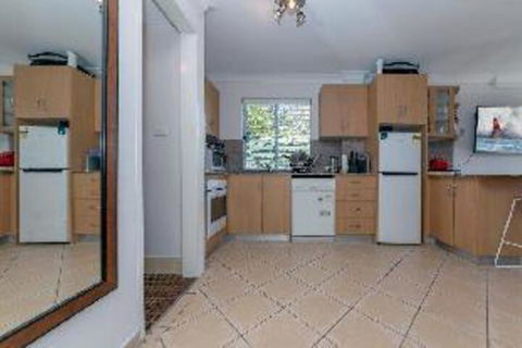 Sunset Towers Unit 3 / 25 Donald Street - Accommodation Batemans Bay 1