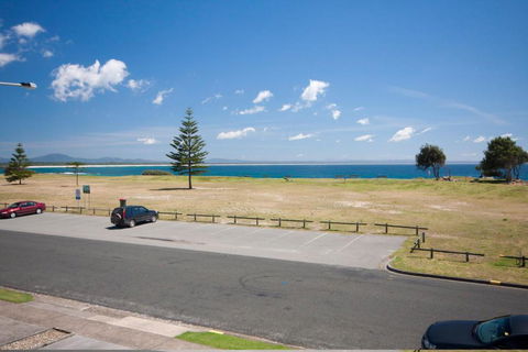 Hi Surf Unit 4 92 Head St. Forster - Accommodation Batemans Bay 2