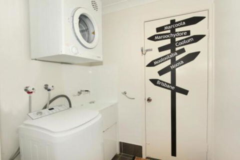 Unit 1 / 14 Tamarindus Street Marcoola Beach Pet Friendly 300 BOND Linen Supplied - Accommodation Batemans Bay 6