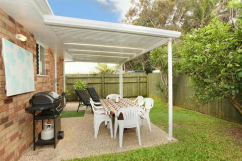 Unit 1 / 14 Tamarindus Street Marcoola Beach Pet Friendly 300 BOND Linen Supplied - Accommodation Batemans Bay 5