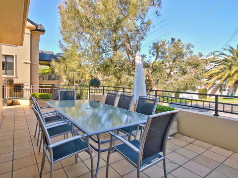 Terrigal Townhouse 1 / 21 Campbell Crescent Terrigal - Accommodation Batemans Bay 5