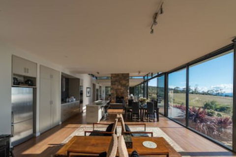 Dragonfly Lodge - Accommodation Batemans Bay 0