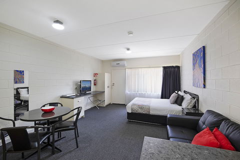 Hamilton Lakeside Motel - Accommodation Batemans Bay 2