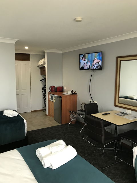 Town & Country Motor Inn Forbes - Accommodation Batemans Bay 4