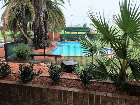 Town & Country Motor Inn Forbes - Accommodation Batemans Bay 2