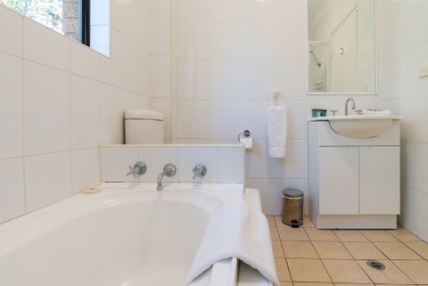 Eastwood Furnished Apartments - Accommodation Batemans Bay 2