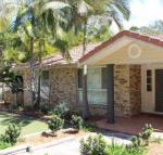 FRANGIPANI BEACH HOUSE PET FRIENDLY 22 Belbourie Cres Boomerang Beach - Accommodation Batemans Bay