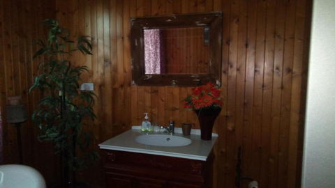 GOLDEN LACE B & B - Accommodation Batemans Bay 3