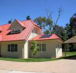 Maple House The ideal retreat for family  friends. - Accommodation Batemans Bay