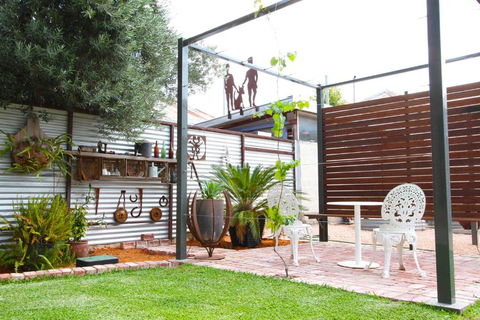 Wentworth Wharf B & B - Accommodation Batemans Bay 6