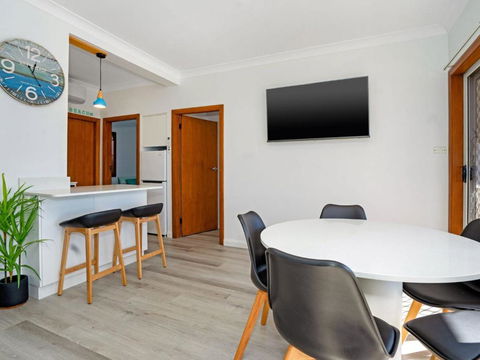 Beachcomer Unit 2 The Entrance NSW - Accommodation Batemans Bay 4