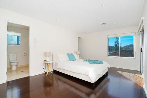 Perfect Beach Front Duplex The Entrance North - Accommodation Batemans Bay 3